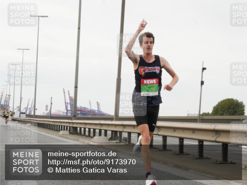 03.10.2025 - Köhlbrandbrückenlauf Matties Gatica Varas http://msf.ph/oto/9173970 03.10.2025 15:35:09 Position 3 9720 meine-sportfotos.de