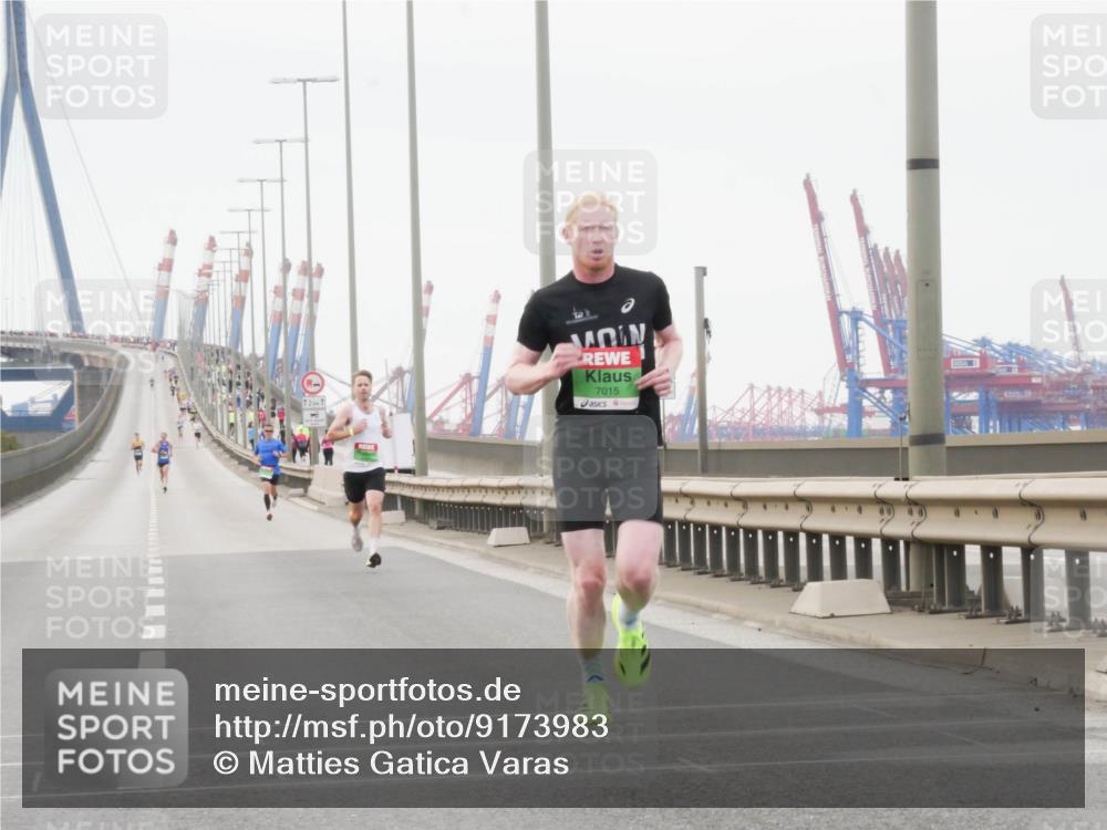 03.10.2025 - Köhlbrandbrückenlauf Matties Gatica Varas http://msf.ph/oto/9173983 03.10.2025 15:35:27 Position 3 12, 7015 meine-sportfotos.de