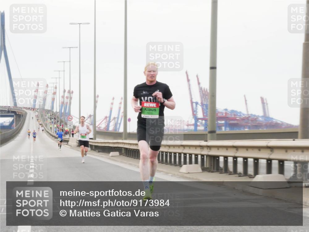 03.10.2025 - Köhlbrandbrückenlauf Matties Gatica Varas http://msf.ph/oto/9173984 03.10.2025 15:35:28 Position 3 7015 meine-sportfotos.de