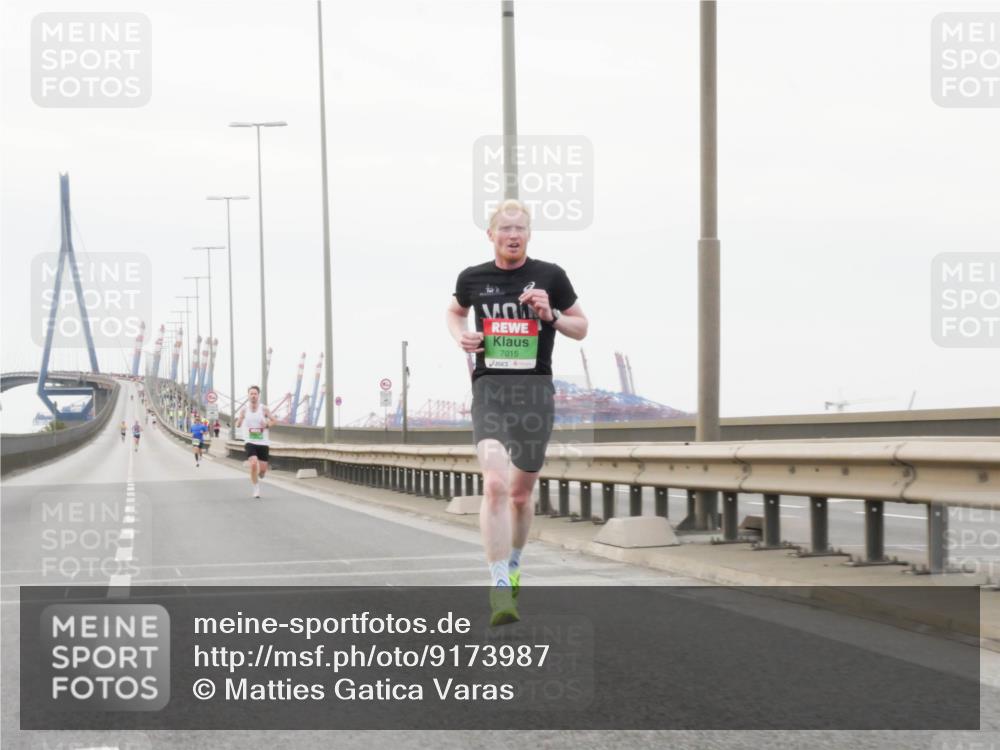 03.10.2025 - Köhlbrandbrückenlauf Matties Gatica Varas http://msf.ph/oto/9173987 03.10.2025 15:35:29 Position 3 7015 meine-sportfotos.de