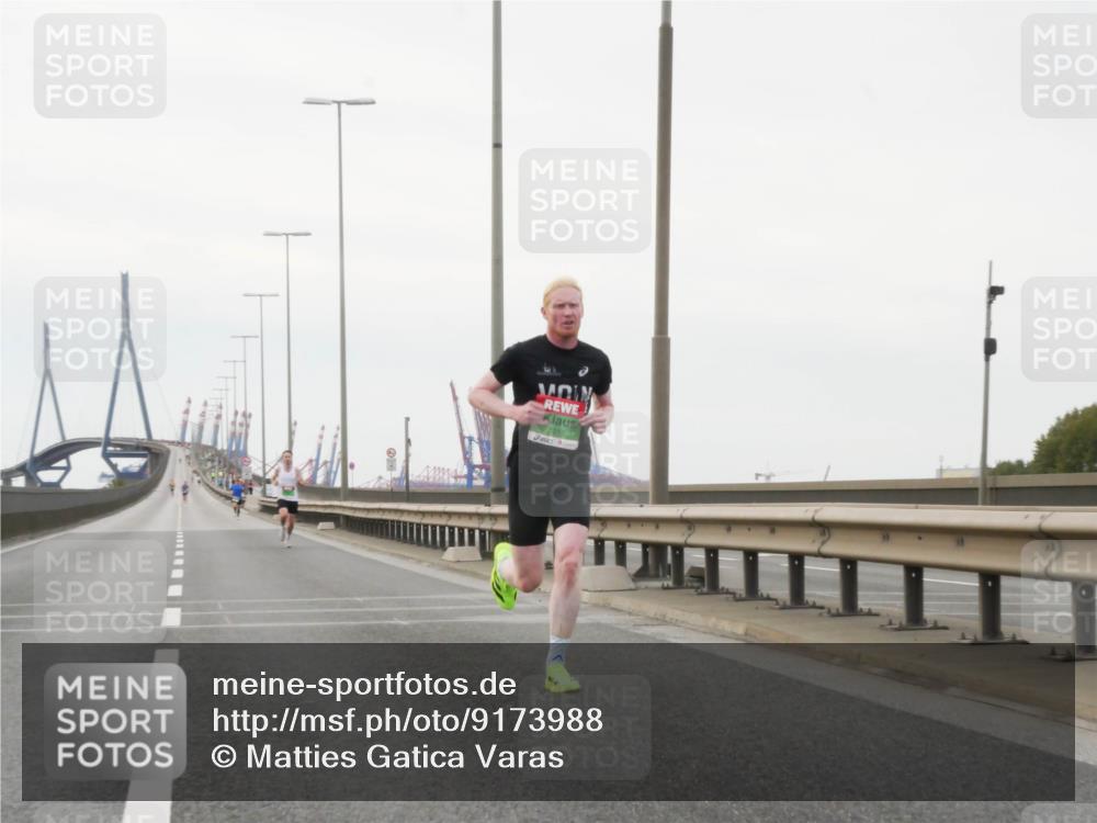 03.10.2025 - Köhlbrandbrückenlauf Matties Gatica Varas http://msf.ph/oto/9173988 03.10.2025 15:35:30 Position 3 7015 meine-sportfotos.de