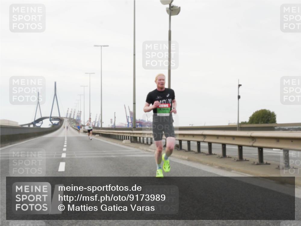 03.10.2025 - Köhlbrandbrückenlauf Matties Gatica Varas http://msf.ph/oto/9173989 03.10.2025 15:35:30 Position 3  meine-sportfotos.de