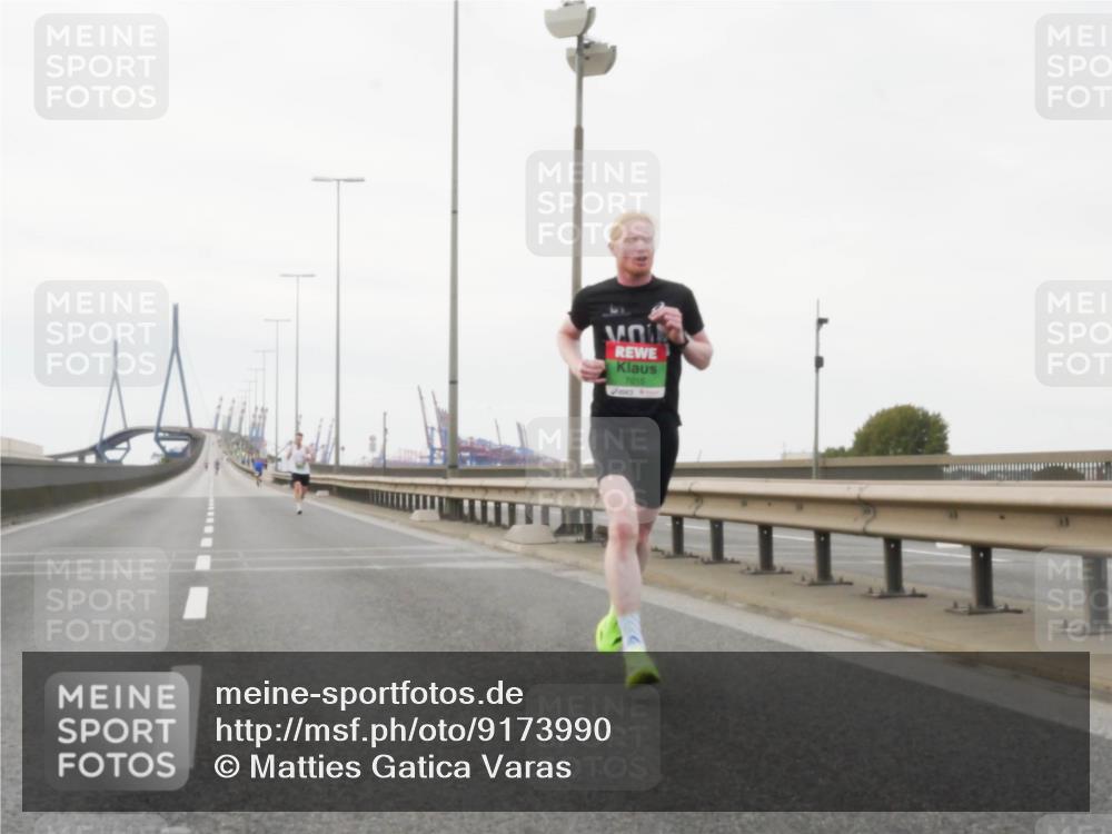 03.10.2025 - Köhlbrandbrückenlauf Matties Gatica Varas http://msf.ph/oto/9173990 03.10.2025 15:35:31 Position 3  meine-sportfotos.de
