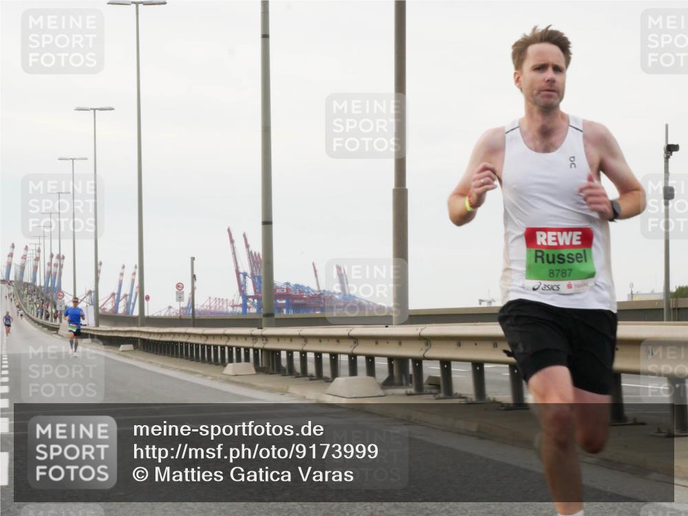 03.10.2025 - Köhlbrandbrückenlauf Matties Gatica Varas http://msf.ph/oto/9173999 03.10.2025 15:35:39 Position 3 8787 meine-sportfotos.de