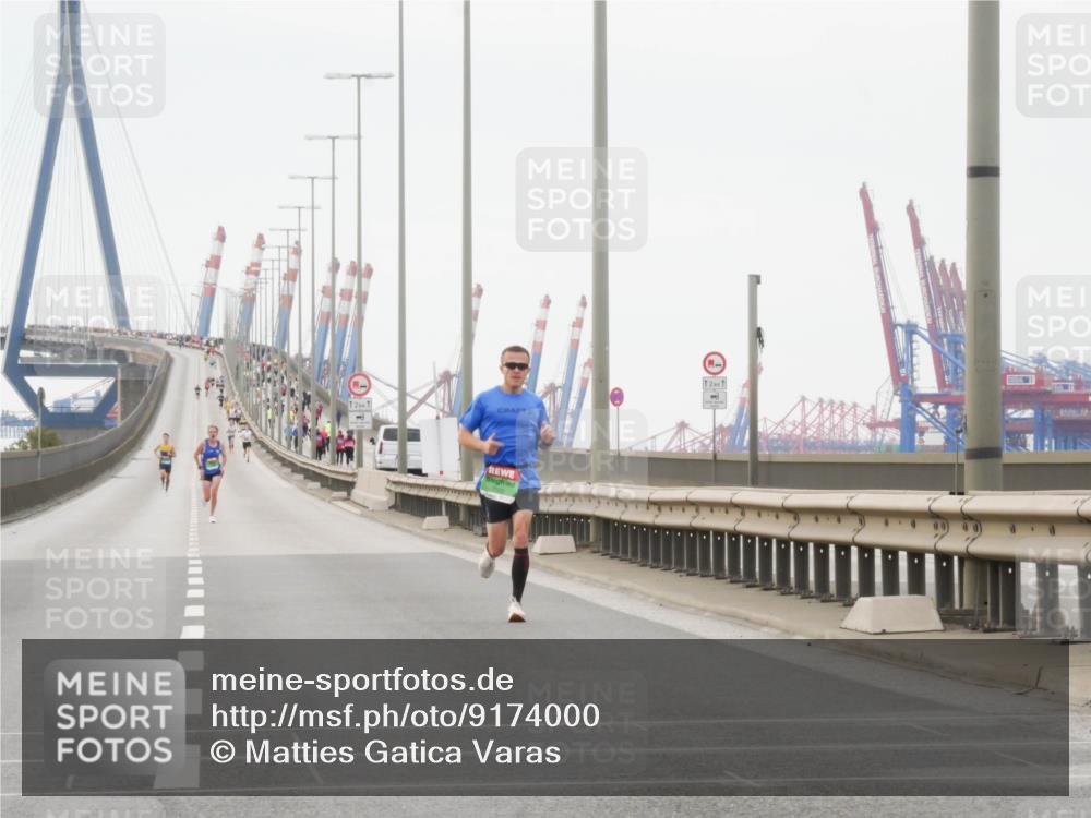 03.10.2025 - Köhlbrandbrückenlauf Matties Gatica Varas http://msf.ph/oto/9174000 03.10.2025 15:35:43 Position 3 12, 1, 12, 1 meine-sportfotos.de