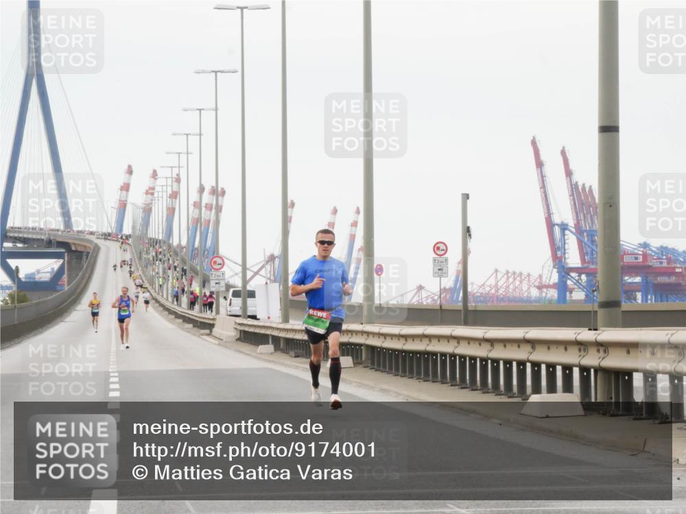 03.10.2025 - Köhlbrandbrückenlauf Matties Gatica Varas http://msf.ph/oto/9174001 03.10.2025 15:35:44 Position 3  meine-sportfotos.de