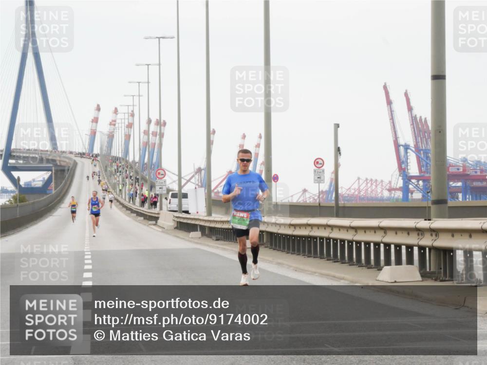03.10.2025 - Köhlbrandbrückenlauf Matties Gatica Varas http://msf.ph/oto/9174002 03.10.2025 15:35:44 Position 3  meine-sportfotos.de