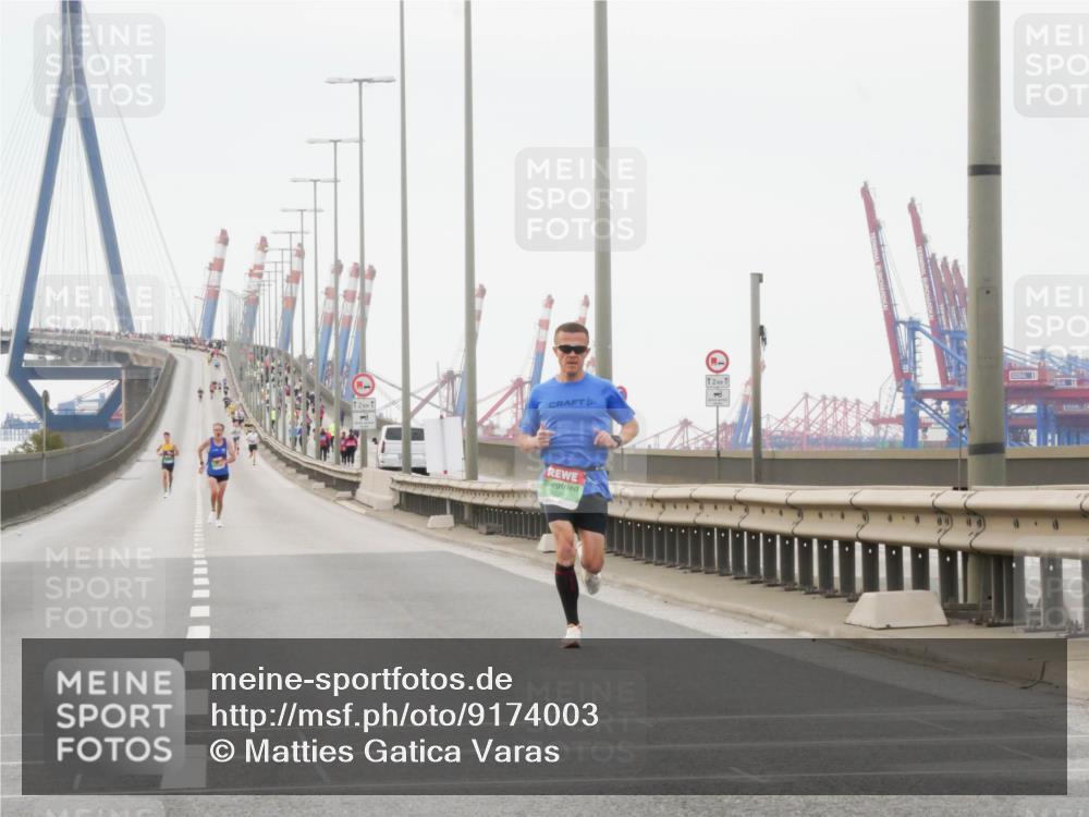 03.10.2025 - Köhlbrandbrückenlauf Matties Gatica Varas http://msf.ph/oto/9174003 03.10.2025 15:35:45 Position 3 12, 12, 1 meine-sportfotos.de
