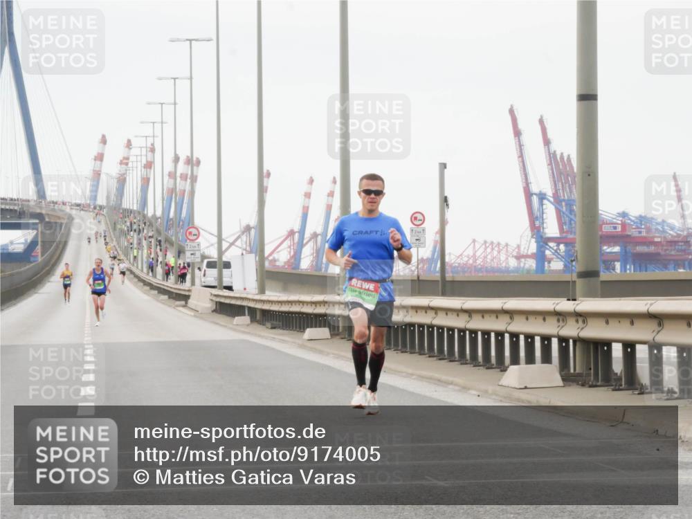 03.10.2025 - Köhlbrandbrückenlauf Matties Gatica Varas http://msf.ph/oto/9174005 03.10.2025 15:35:46 Position 3 12, 1, 12, 1 meine-sportfotos.de