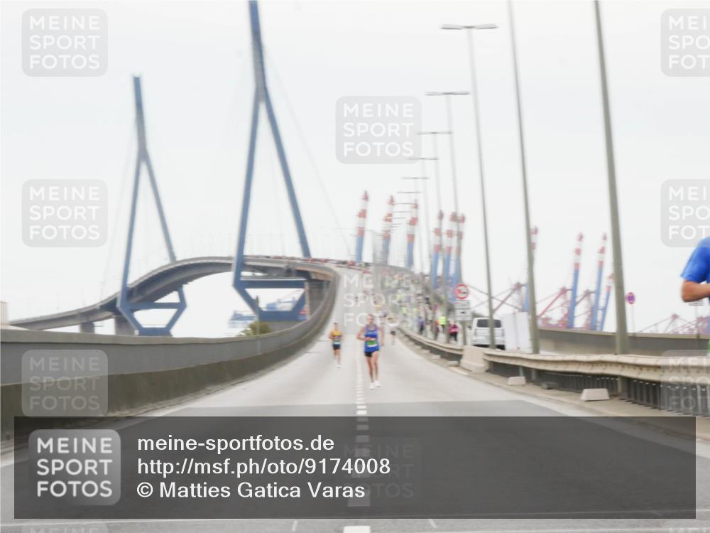 03.10.2025 - Köhlbrandbrückenlauf Matties Gatica Varas http://msf.ph/oto/9174008 03.10.2025 15:35:47 Position 3  meine-sportfotos.de