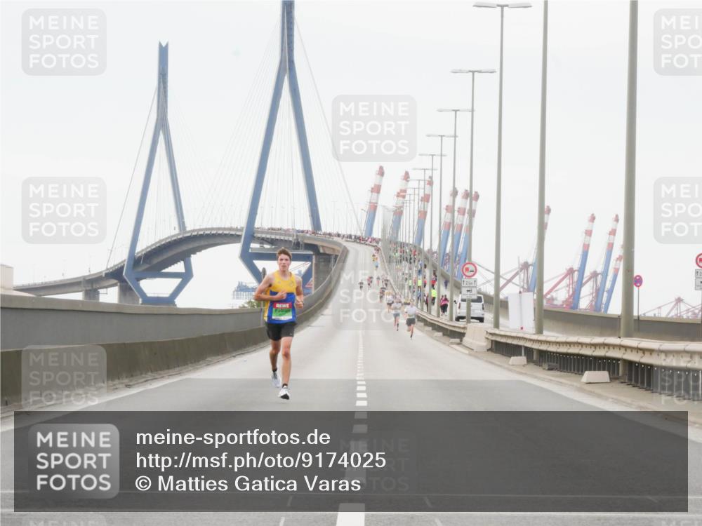 03.10.2025 - Köhlbrandbrückenlauf Matties Gatica Varas http://msf.ph/oto/9174025 03.10.2025 15:36:13 Position 3 12 meine-sportfotos.de