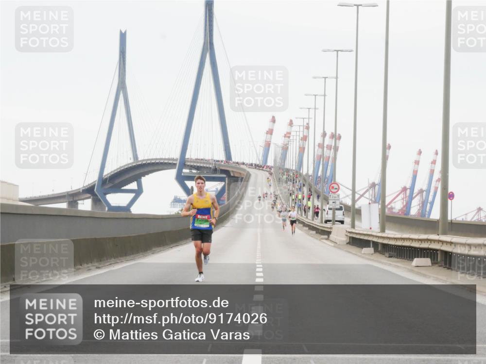 03.10.2025 - Köhlbrandbrückenlauf Matties Gatica Varas http://msf.ph/oto/9174026 03.10.2025 15:36:14 Position 3 12, 1 meine-sportfotos.de