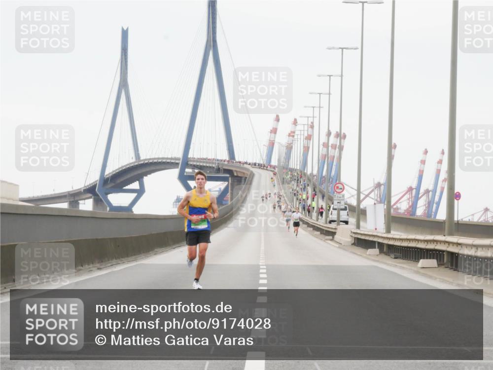 03.10.2025 - Köhlbrandbrückenlauf Matties Gatica Varas http://msf.ph/oto/9174028 03.10.2025 15:36:15 Position 3 12, 1 meine-sportfotos.de