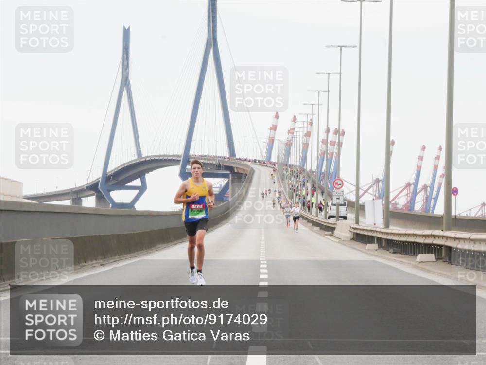 03.10.2025 - Köhlbrandbrückenlauf Matties Gatica Varas http://msf.ph/oto/9174029 03.10.2025 15:36:15 Position 3 121 meine-sportfotos.de