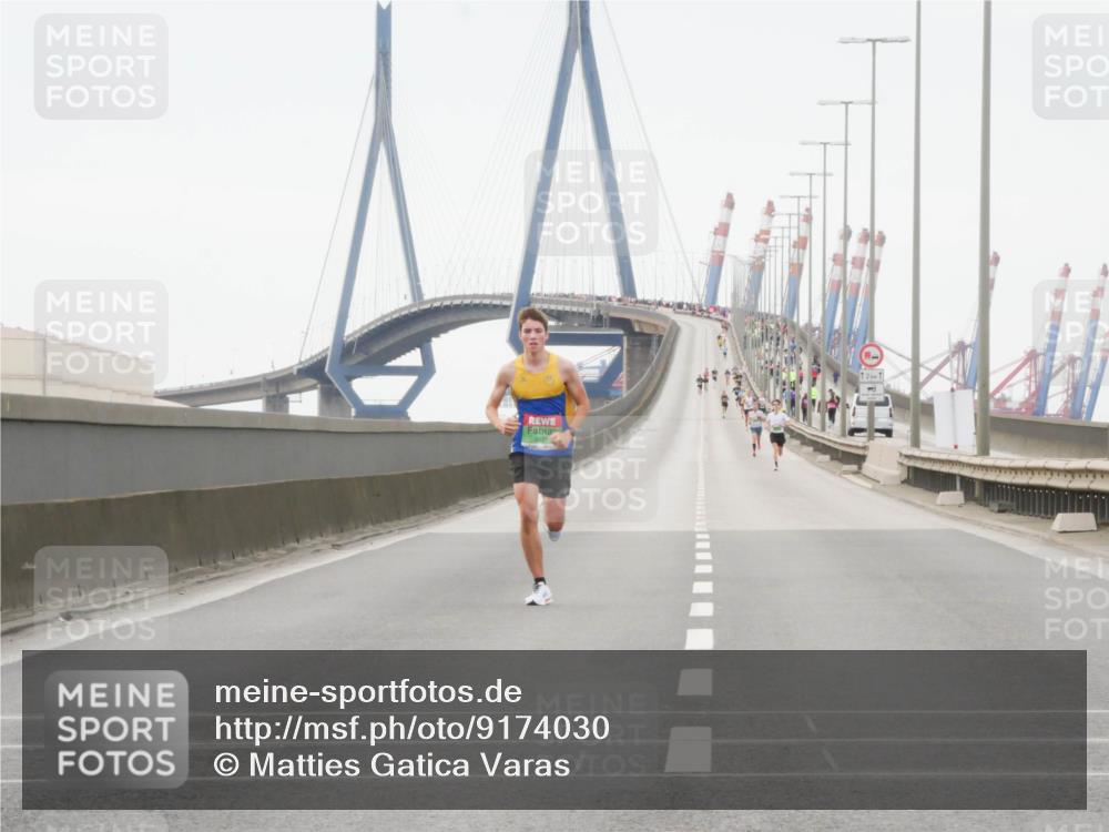 03.10.2025 - Köhlbrandbrückenlauf Matties Gatica Varas http://msf.ph/oto/9174030 03.10.2025 15:36:16 Position 3 12, 1 meine-sportfotos.de