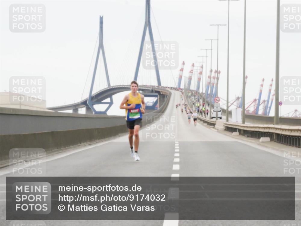 03.10.2025 - Köhlbrandbrückenlauf Matties Gatica Varas http://msf.ph/oto/9174032 03.10.2025 15:36:17 Position 3  meine-sportfotos.de