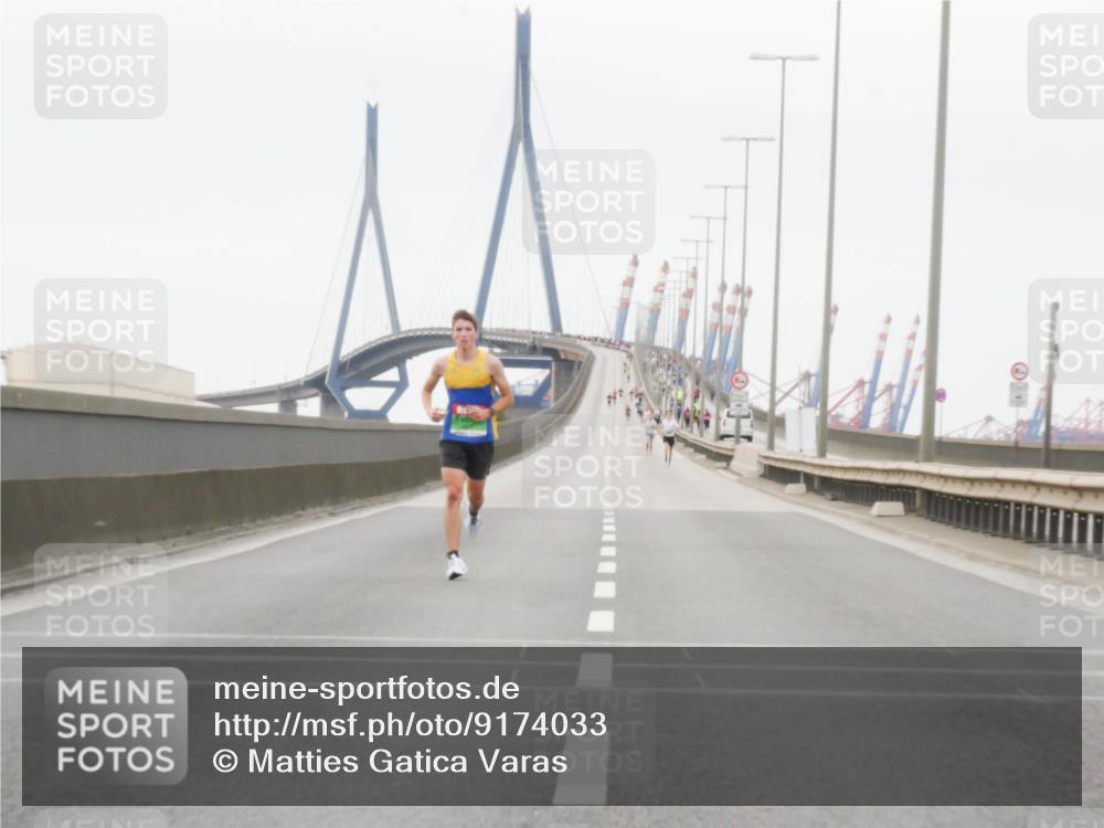 03.10.2025 - Köhlbrandbrückenlauf Matties Gatica Varas http://msf.ph/oto/9174033 03.10.2025 15:36:17 Position 3  meine-sportfotos.de