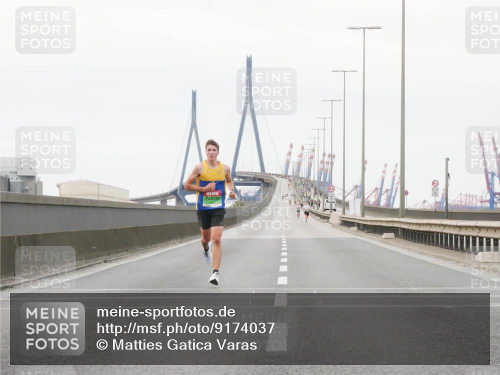 03.10.2025 - Köhlbrandbrückenlauf Matties Gatica Varas http://msf.ph/oto/9174037 03.10.2025 15:36:20 Position 3  meine-sportfotos.de