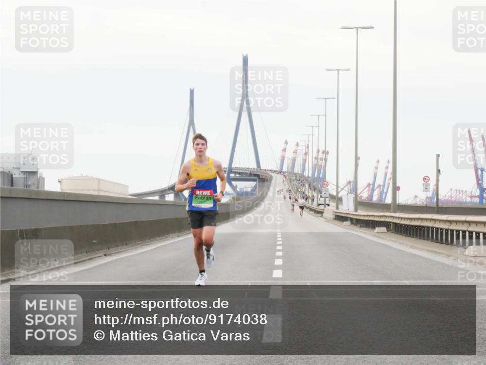 03.10.2025 - Köhlbrandbrückenlauf Matties Gatica Varas http://msf.ph/oto/9174038 03.10.2025 15:36:20 Position 3  meine-sportfotos.de