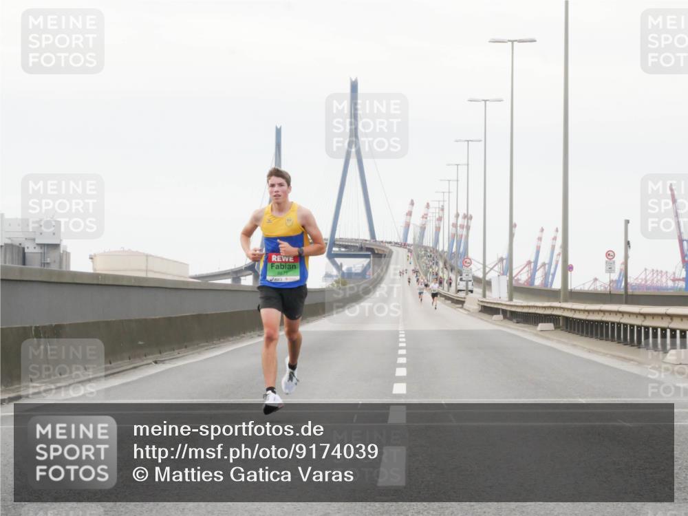 03.10.2025 - Köhlbrandbrückenlauf Matties Gatica Varas http://msf.ph/oto/9174039 03.10.2025 15:36:21 Position 3 8871 meine-sportfotos.de