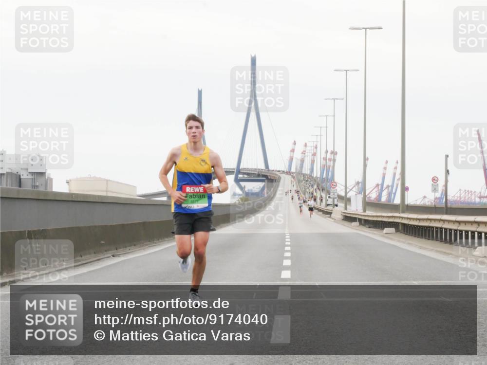 03.10.2025 - Köhlbrandbrückenlauf Matties Gatica Varas http://msf.ph/oto/9174040 03.10.2025 15:36:21 Position 3 8871 meine-sportfotos.de