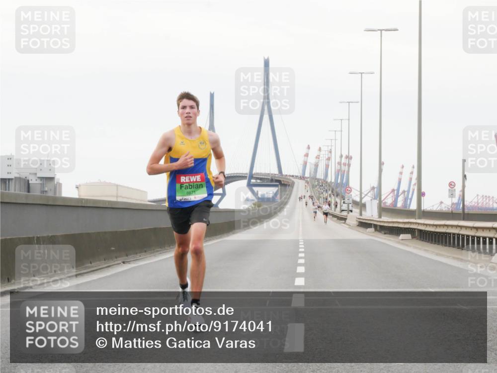 03.10.2025 - Köhlbrandbrückenlauf Matties Gatica Varas http://msf.ph/oto/9174041 03.10.2025 15:36:22 Position 3 8871 meine-sportfotos.de
