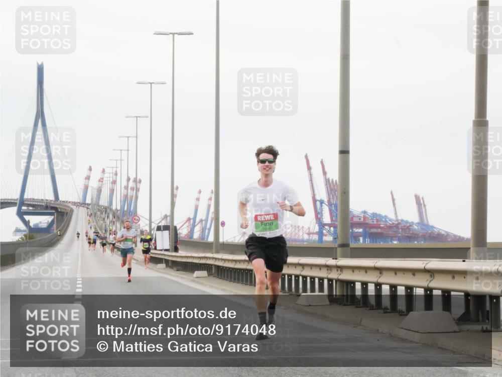 03.10.2025 - Köhlbrandbrückenlauf Matties Gatica Varas http://msf.ph/oto/9174048 03.10.2025 15:36:51 Position 3 7009 meine-sportfotos.de