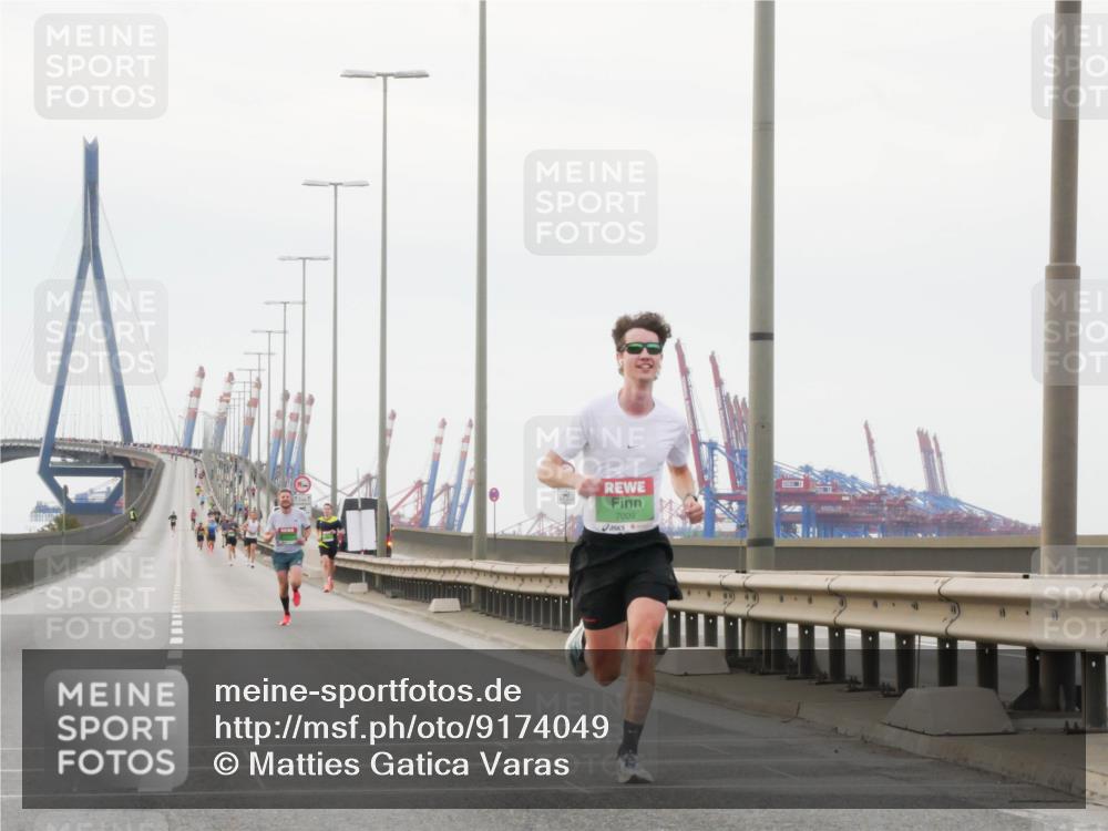 03.10.2025 - Köhlbrandbrückenlauf Matties Gatica Varas http://msf.ph/oto/9174049 03.10.2025 15:36:52 Position 3 7009 meine-sportfotos.de