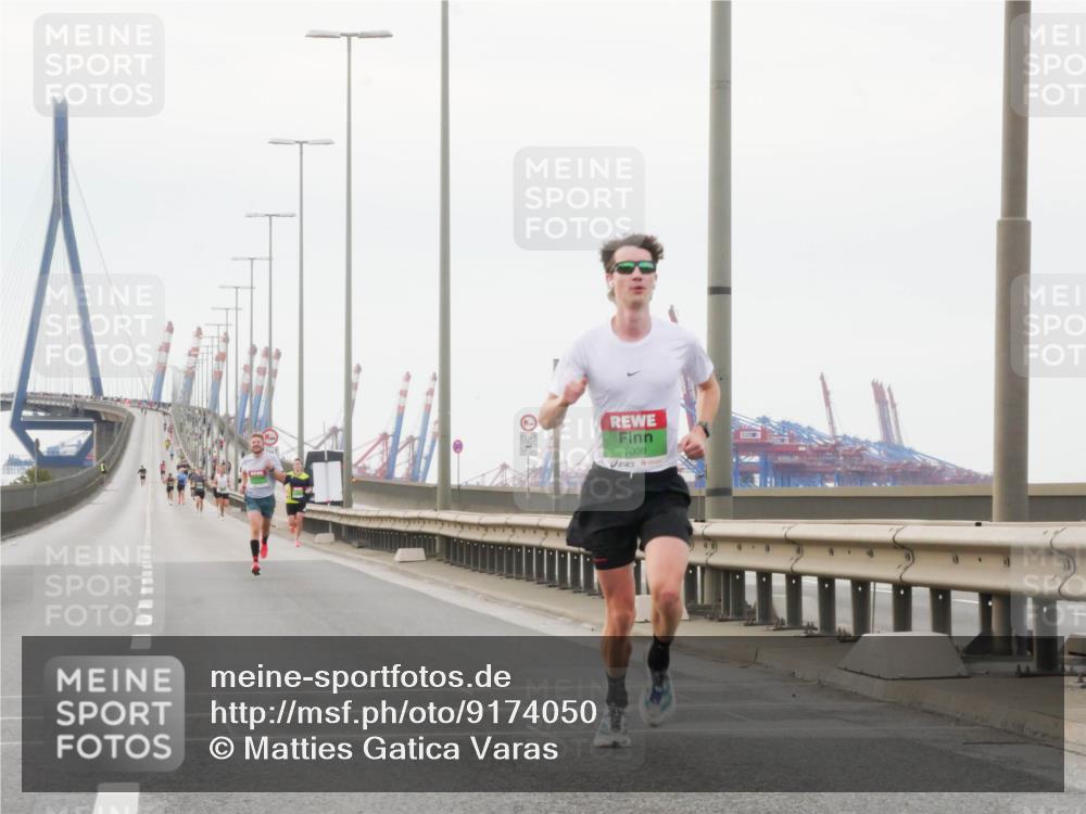 03.10.2025 - Köhlbrandbrückenlauf Matties Gatica Varas http://msf.ph/oto/9174050 03.10.2025 15:36:52 Position 3 7009 meine-sportfotos.de