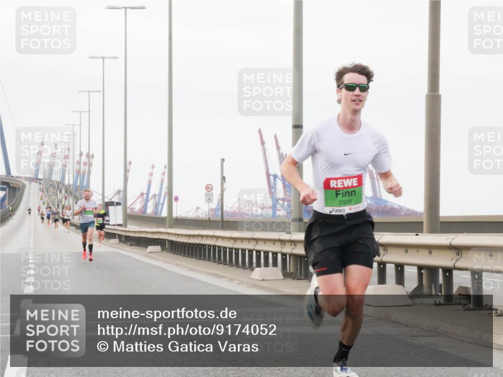 03.10.2025 - Köhlbrandbrückenlauf Matties Gatica Varas http://msf.ph/oto/9174052 03.10.2025 15:36:53 Position 3 7009 meine-sportfotos.de