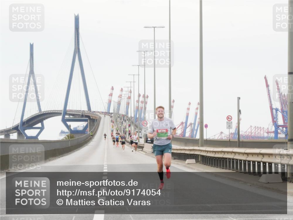 03.10.2025 - Köhlbrandbrückenlauf Matties Gatica Varas http://msf.ph/oto/9174054 03.10.2025 15:36:58 Position 3 12, 1, 12, 1 meine-sportfotos.de