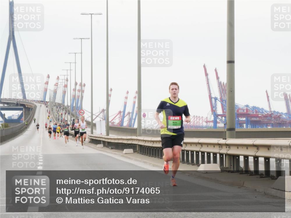 03.10.2025 - Köhlbrandbrückenlauf Matties Gatica Varas http://msf.ph/oto/9174065 03.10.2025 15:37:07 Position 3 9662 meine-sportfotos.de