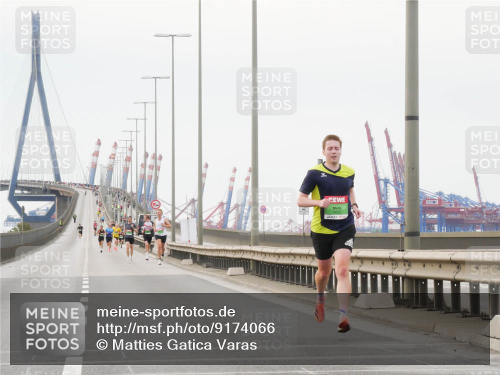 03.10.2025 - Köhlbrandbrückenlauf Matties Gatica Varas http://msf.ph/oto/9174066 03.10.2025 15:37:08 Position 3 12, 9662 meine-sportfotos.de