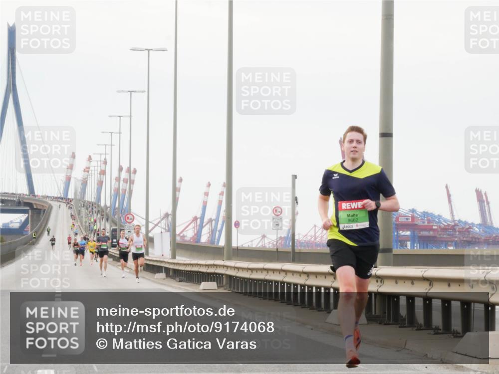 03.10.2025 - Köhlbrandbrückenlauf Matties Gatica Varas http://msf.ph/oto/9174068 03.10.2025 15:37:09 Position 3 12, 1, 12, 1, 9662 meine-sportfotos.de