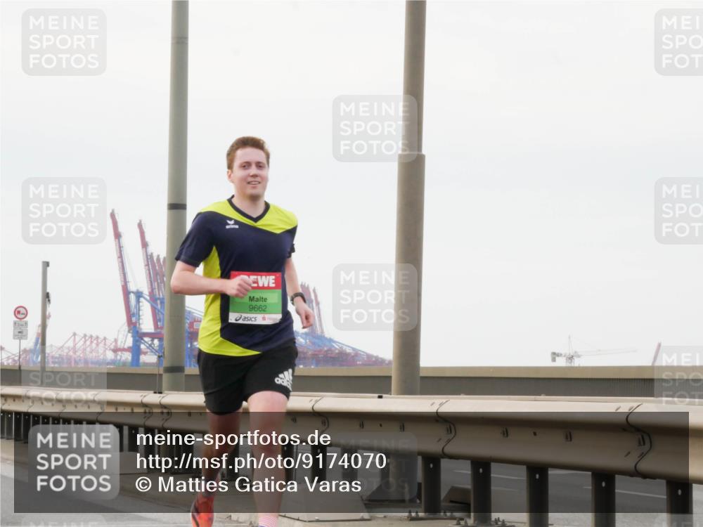 03.10.2025 - Köhlbrandbrückenlauf Matties Gatica Varas http://msf.ph/oto/9174070 03.10.2025 15:37:10 Position 3 121, 9662 meine-sportfotos.de