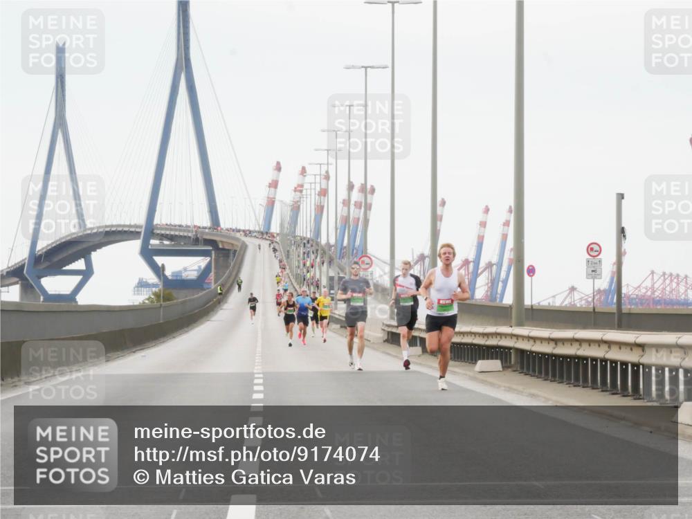 03.10.2025 - Köhlbrandbrückenlauf Matties Gatica Varas http://msf.ph/oto/9174074 03.10.2025 15:37:17 Position 3 2, 1, 12, 1 meine-sportfotos.de