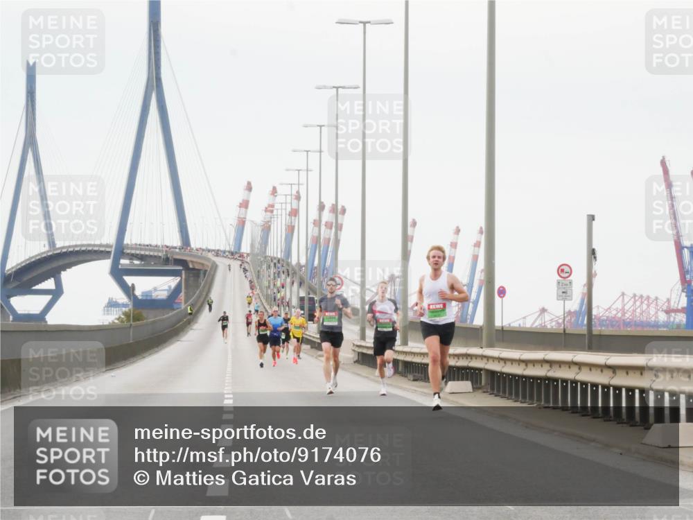 03.10.2025 - Köhlbrandbrückenlauf Matties Gatica Varas http://msf.ph/oto/9174076 03.10.2025 15:37:18 Position 3 12, 1 meine-sportfotos.de