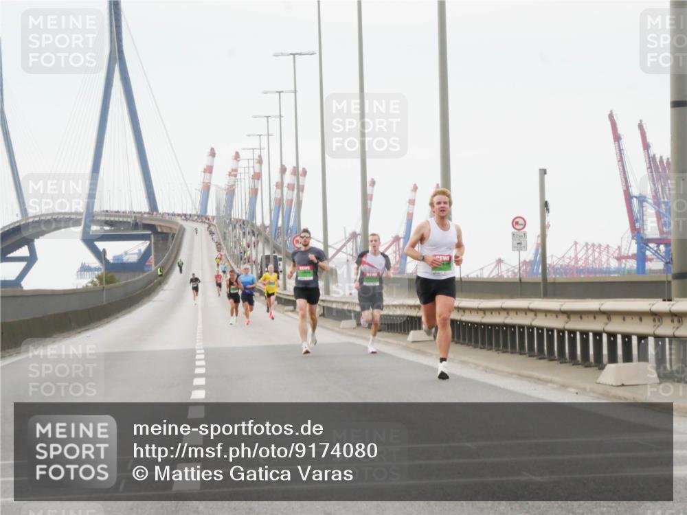 03.10.2025 - Köhlbrandbrückenlauf Matties Gatica Varas http://msf.ph/oto/9174080 03.10.2025 15:37:20 Position 3  meine-sportfotos.de