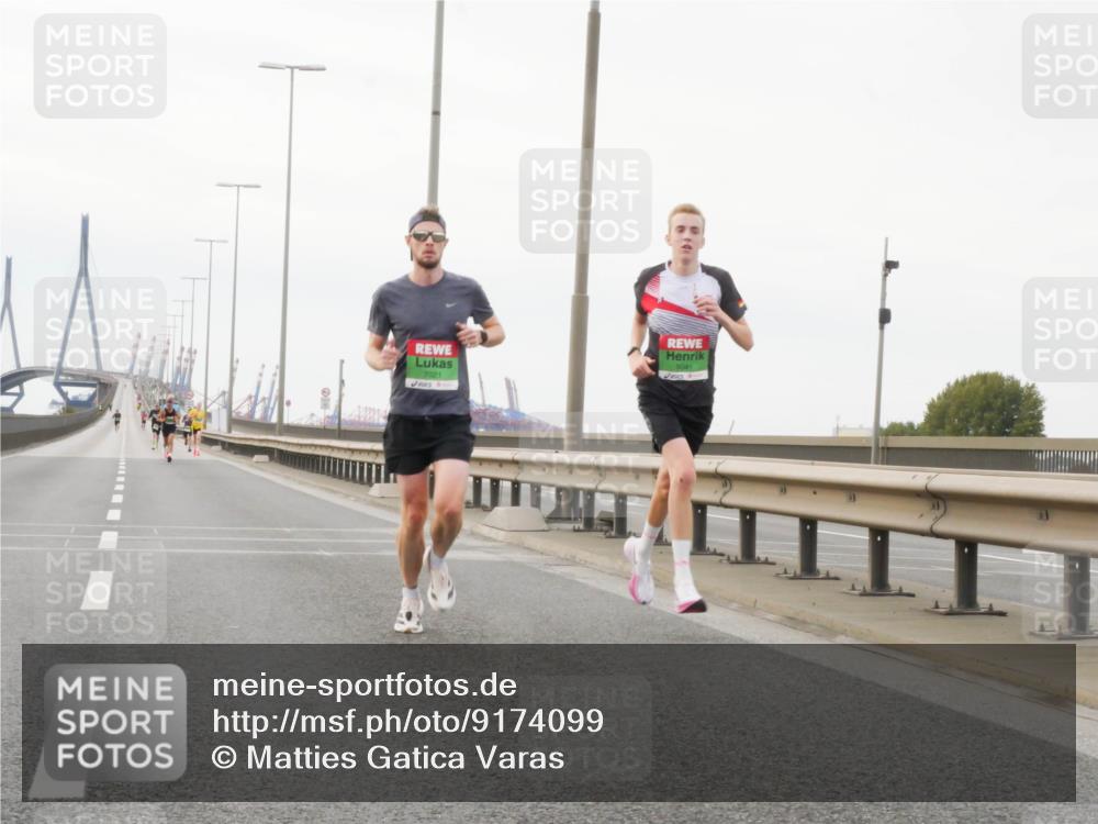 03.10.2025 - Köhlbrandbrückenlauf Matties Gatica Varas http://msf.ph/oto/9174099 03.10.2025 15:37:31 Position 3 7021 meine-sportfotos.de