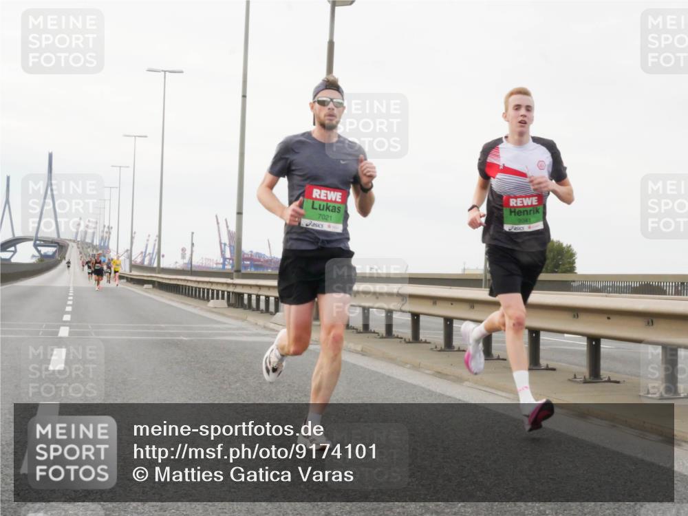 03.10.2025 - Köhlbrandbrückenlauf Matties Gatica Varas http://msf.ph/oto/9174101 03.10.2025 15:37:32 Position 3 7021, 9041 meine-sportfotos.de