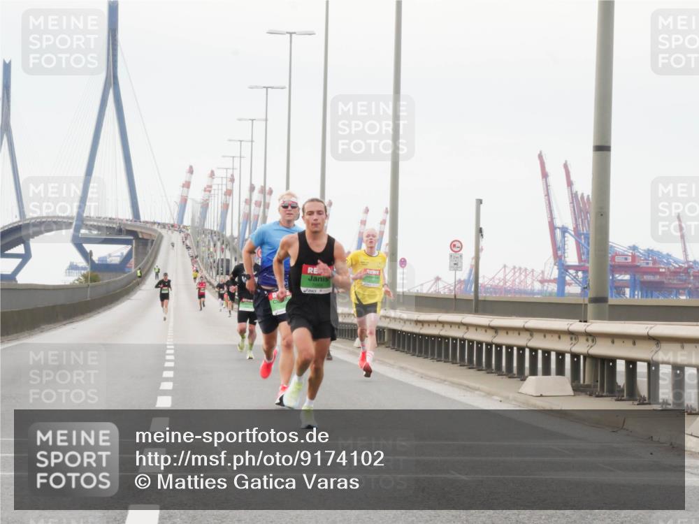 03.10.2025 - Köhlbrandbrückenlauf Matties Gatica Varas http://msf.ph/oto/9174102 03.10.2025 15:37:41 Position 3 12, 1 meine-sportfotos.de