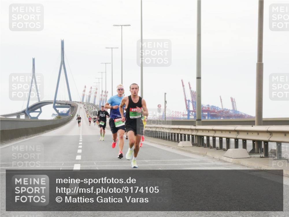 03.10.2025 - Köhlbrandbrückenlauf Matties Gatica Varas http://msf.ph/oto/9174105 03.10.2025 15:37:42 Position 3  meine-sportfotos.de