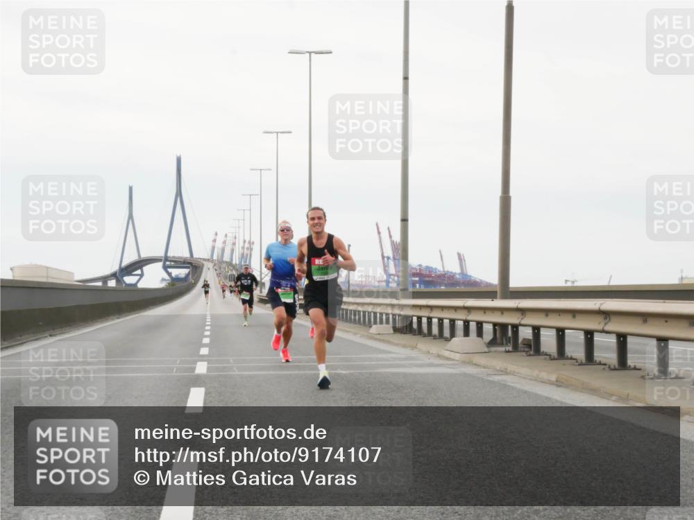 03.10.2025 - Köhlbrandbrückenlauf Matties Gatica Varas http://msf.ph/oto/9174107 03.10.2025 15:37:43 Position 3  meine-sportfotos.de