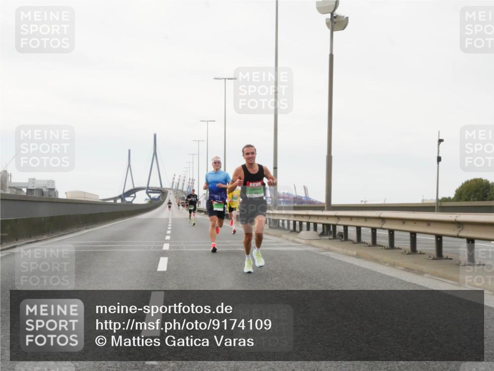 03.10.2025 - Köhlbrandbrückenlauf Matties Gatica Varas http://msf.ph/oto/9174109 03.10.2025 15:37:44 Position 3  meine-sportfotos.de