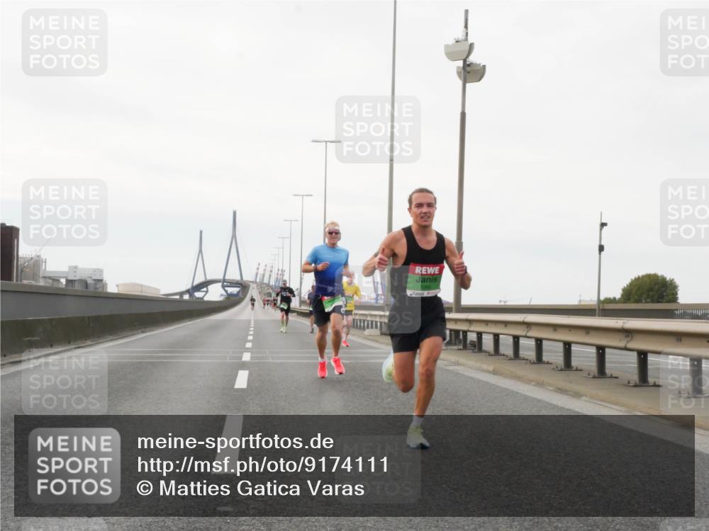 03.10.2025 - Köhlbrandbrückenlauf Matties Gatica Varas http://msf.ph/oto/9174111 03.10.2025 15:37:45 Position 3  meine-sportfotos.de