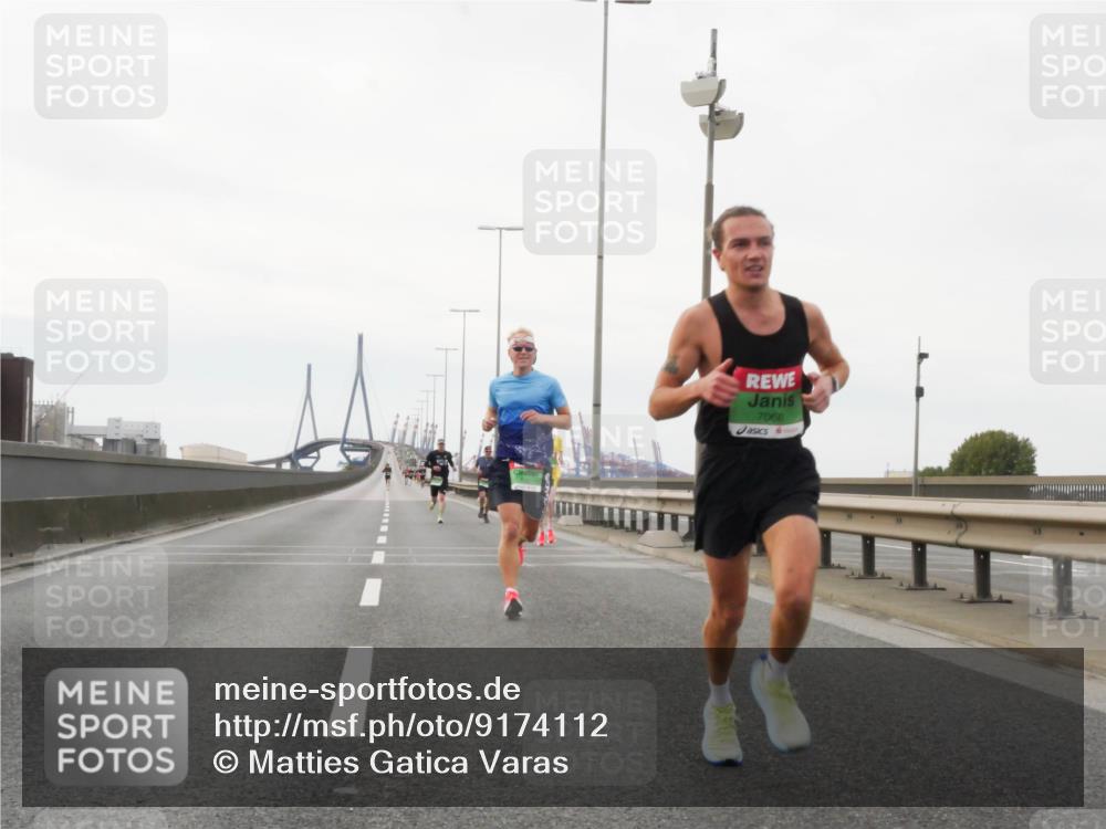 03.10.2025 - Köhlbrandbrückenlauf Matties Gatica Varas http://msf.ph/oto/9174112 03.10.2025 15:37:45 Position 3 7066 meine-sportfotos.de