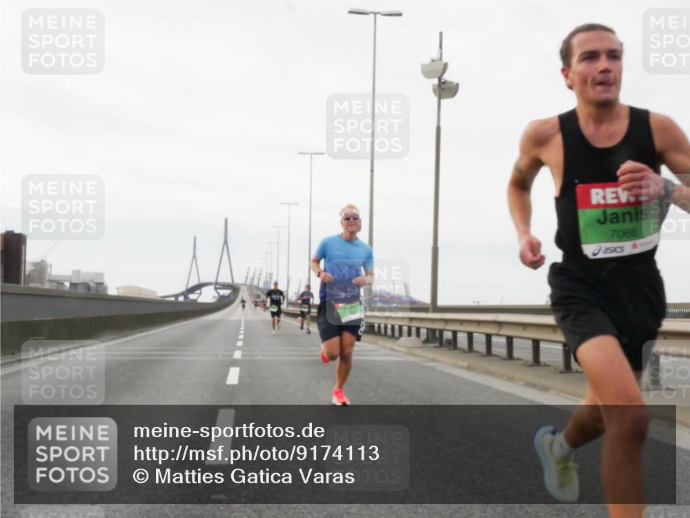 03.10.2025 - Köhlbrandbrückenlauf Matties Gatica Varas http://msf.ph/oto/9174113 03.10.2025 15:37:46 Position 3 7066 meine-sportfotos.de