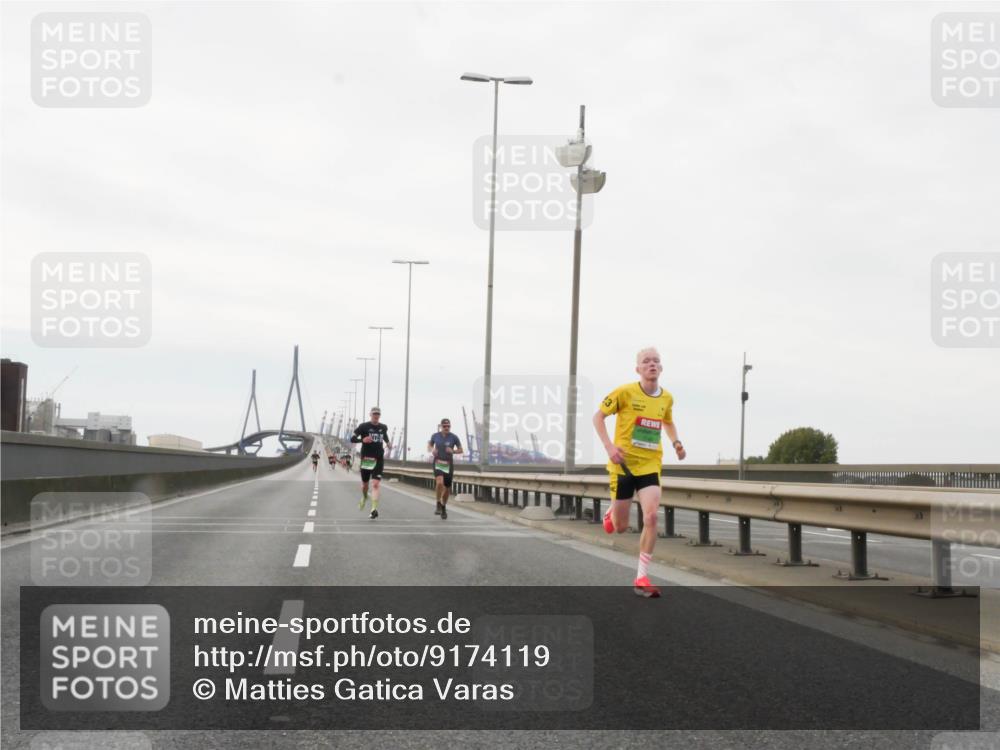 03.10.2025 - Köhlbrandbrückenlauf Matties Gatica Varas http://msf.ph/oto/9174119 03.10.2025 15:37:48 Position 3  meine-sportfotos.de