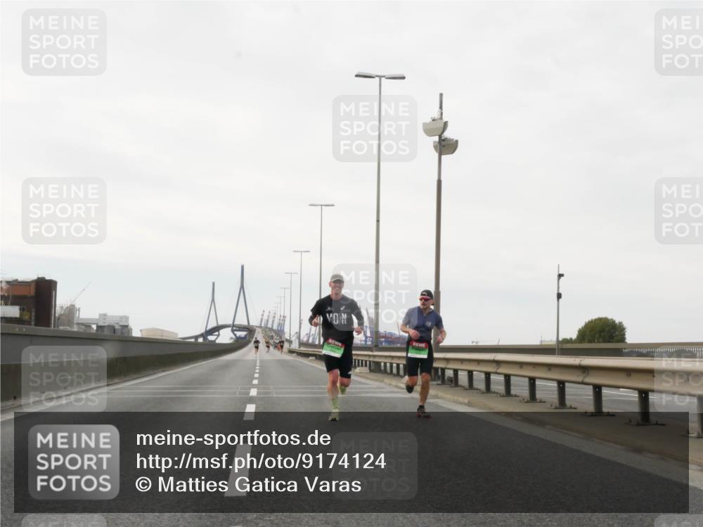 03.10.2025 - Köhlbrandbrückenlauf Matties Gatica Varas http://msf.ph/oto/9174124 03.10.2025 15:37:51 Position 3  meine-sportfotos.de