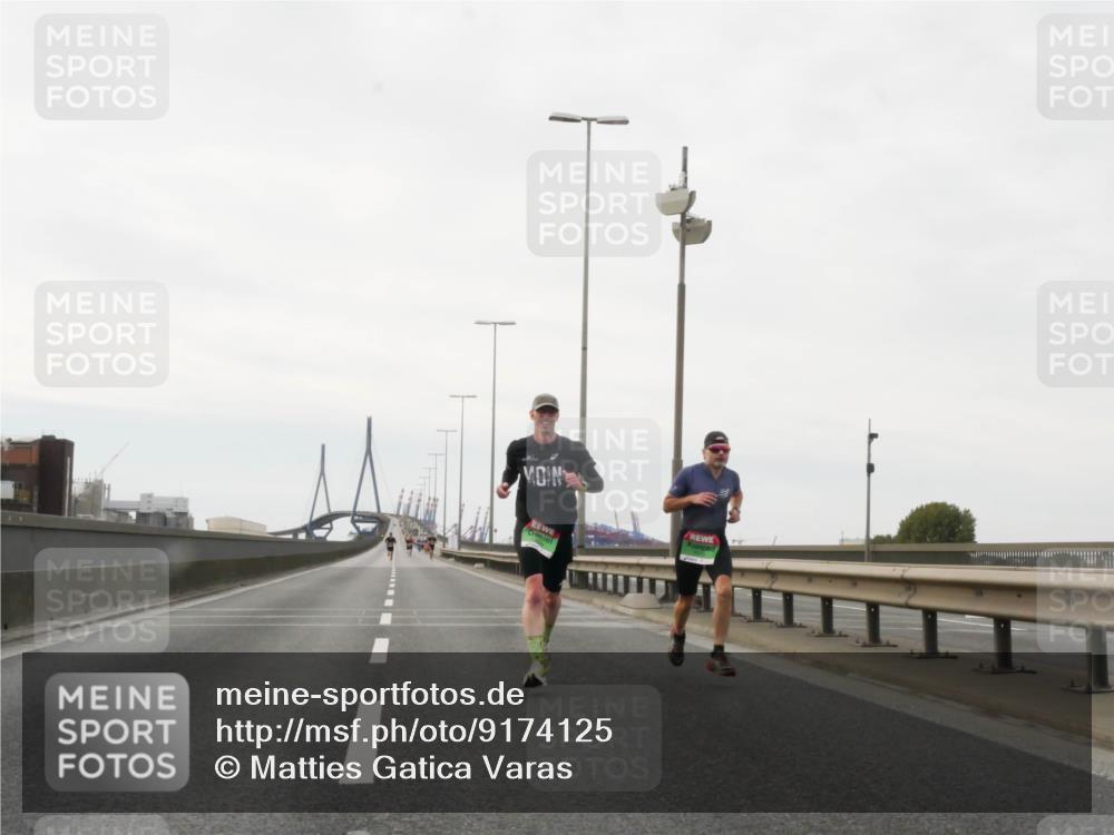 03.10.2025 - Köhlbrandbrückenlauf Matties Gatica Varas http://msf.ph/oto/9174125 03.10.2025 15:37:51 Position 3  meine-sportfotos.de